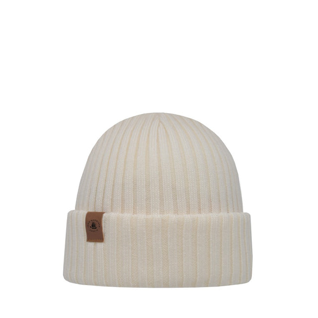 Valkoinen merinovillapipo John Nurmisen Säätiön logolla.