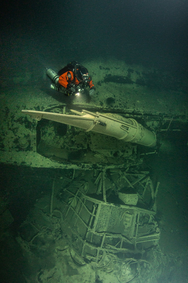 G-90 hävittäjän, Saksan laivaston mukaan “torpedoveneen”, keulaosa on ylösalaisin meren pohjalla 90 metrin syvyydessä. 