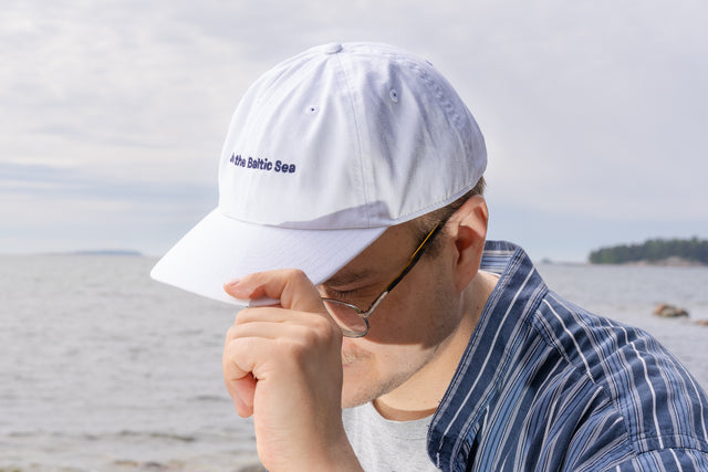 John Nurmisen Säätiö | Valkoinen lippis